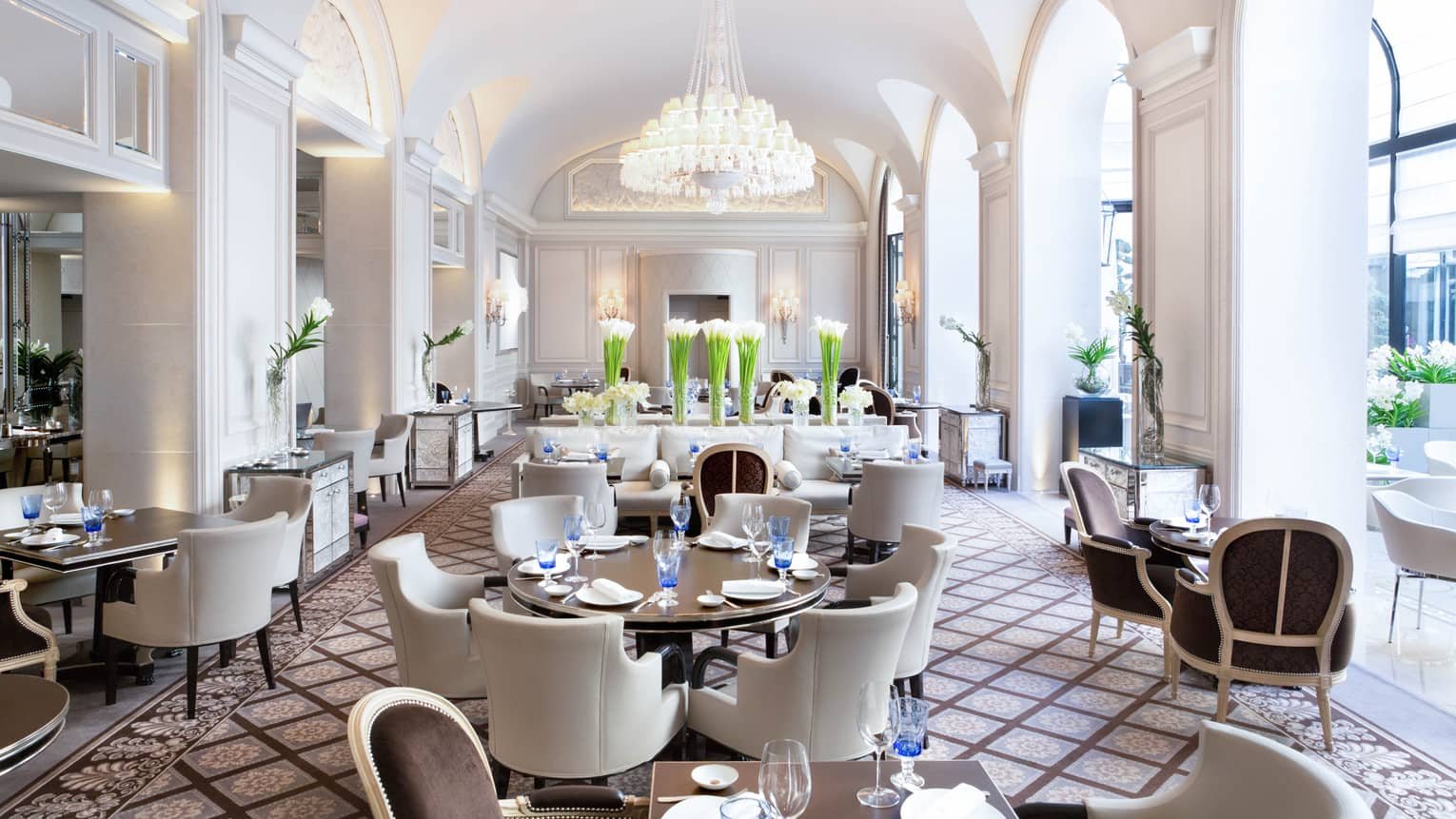 Four Seasons Hotel George V - ambiance
